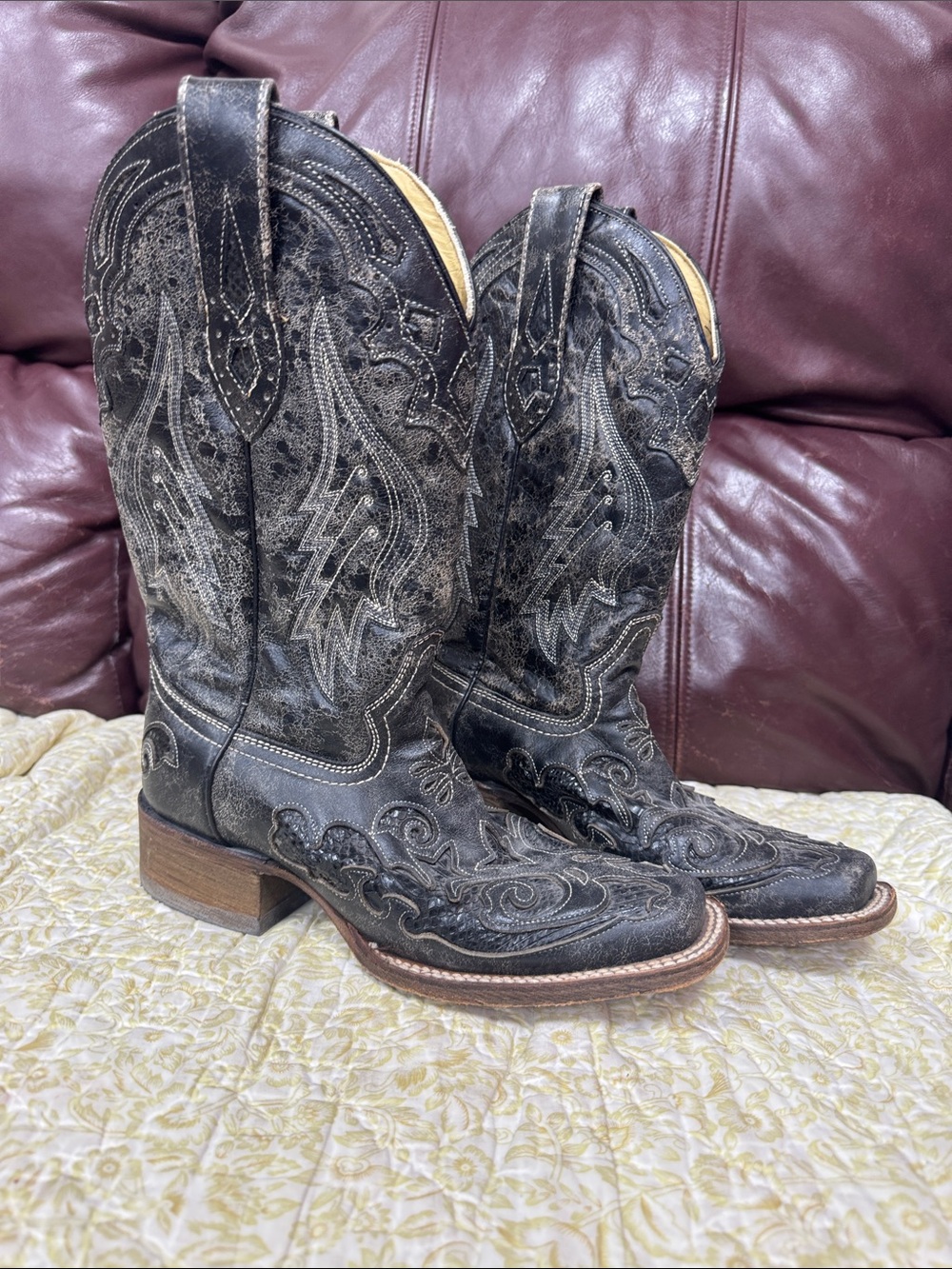 Women's Black Embroidered Western Heeled Boots